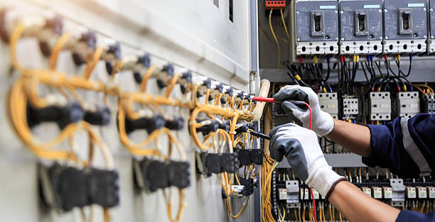 Professional Electrician technician working in Matheny, CA